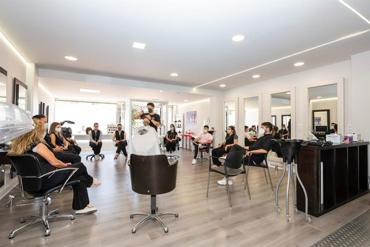 Instalaciones de la escuela de peluquería y estética Ondas & Perfil en O Porriño