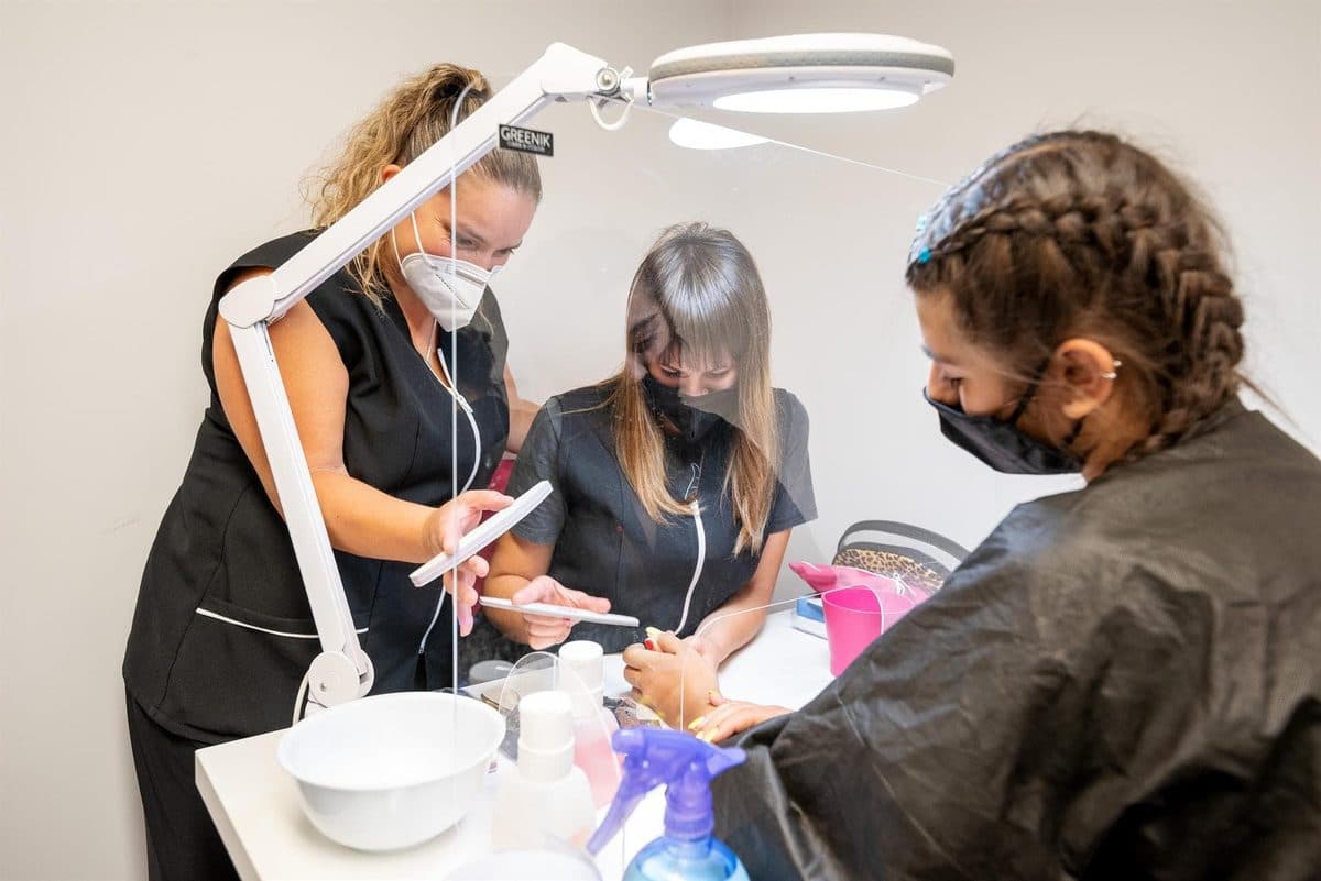 Instalaciones de la escuela de peluquería y estética Ondas & Perfil en O Porriño