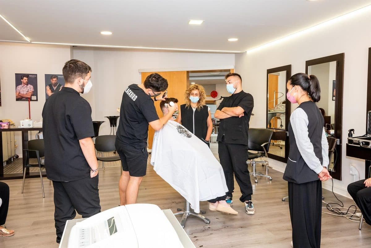 Instalaciones de la escuela de peluquería y estética Ondas & Perfil en O Porriño